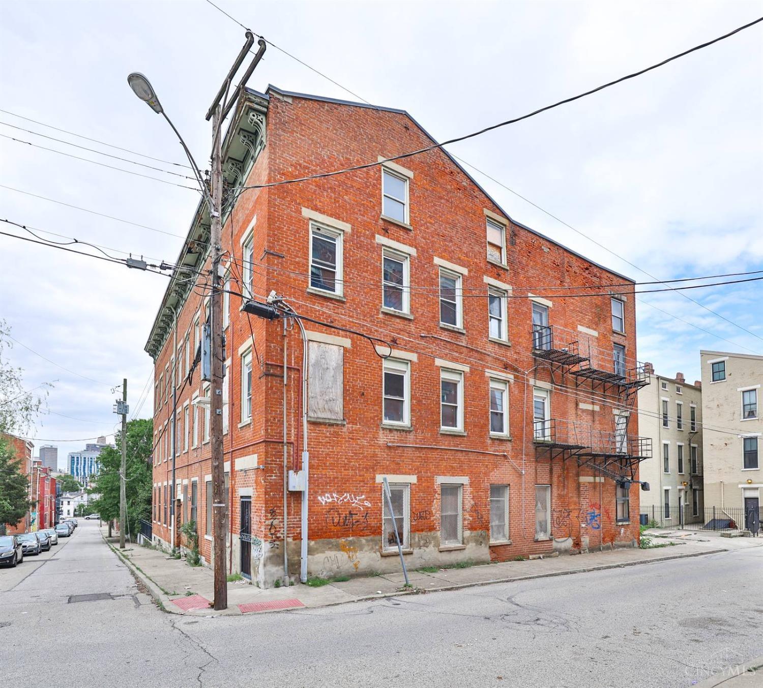1637 Hughes Street