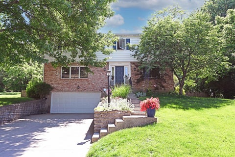 Homes For Sale - 2362 Burklin Drive<br/> Anderson Twp, OH 45244