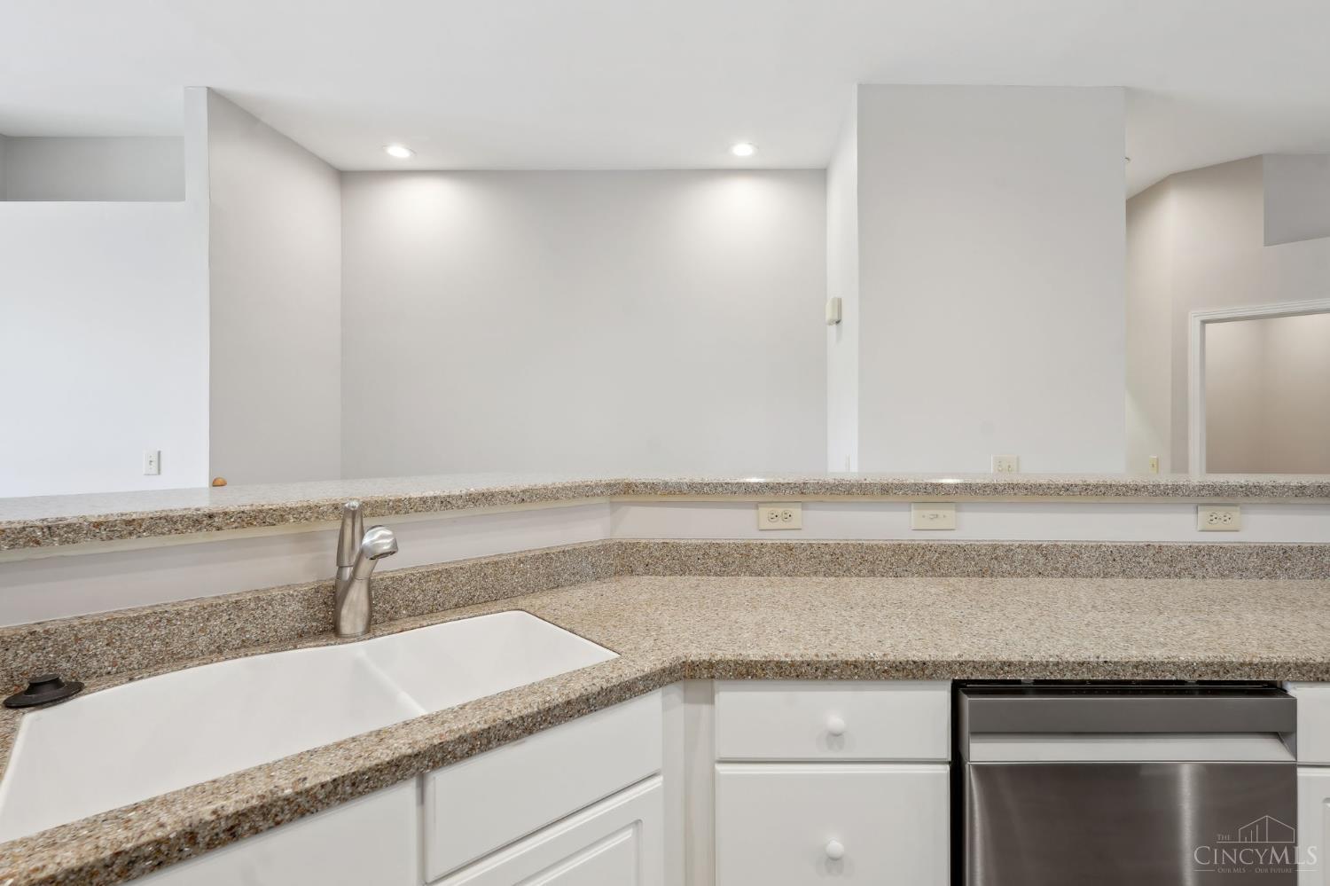 7482 Great Waters Lane, West Chester, Ohio image 29