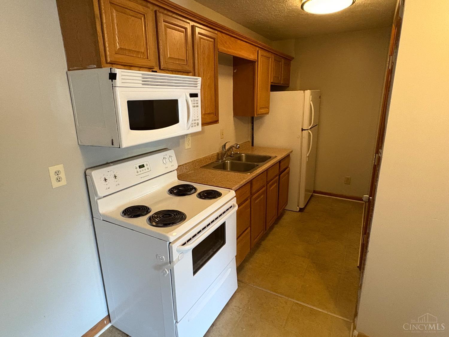 Cheviot, Ohio 45211, United States, 2 Bedrooms Bedrooms, ,2 BathroomsBathrooms,Residential,Active,194901