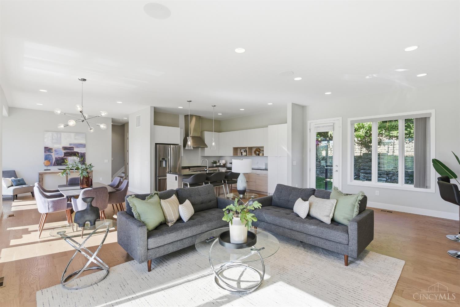 2636 Riverside Drive