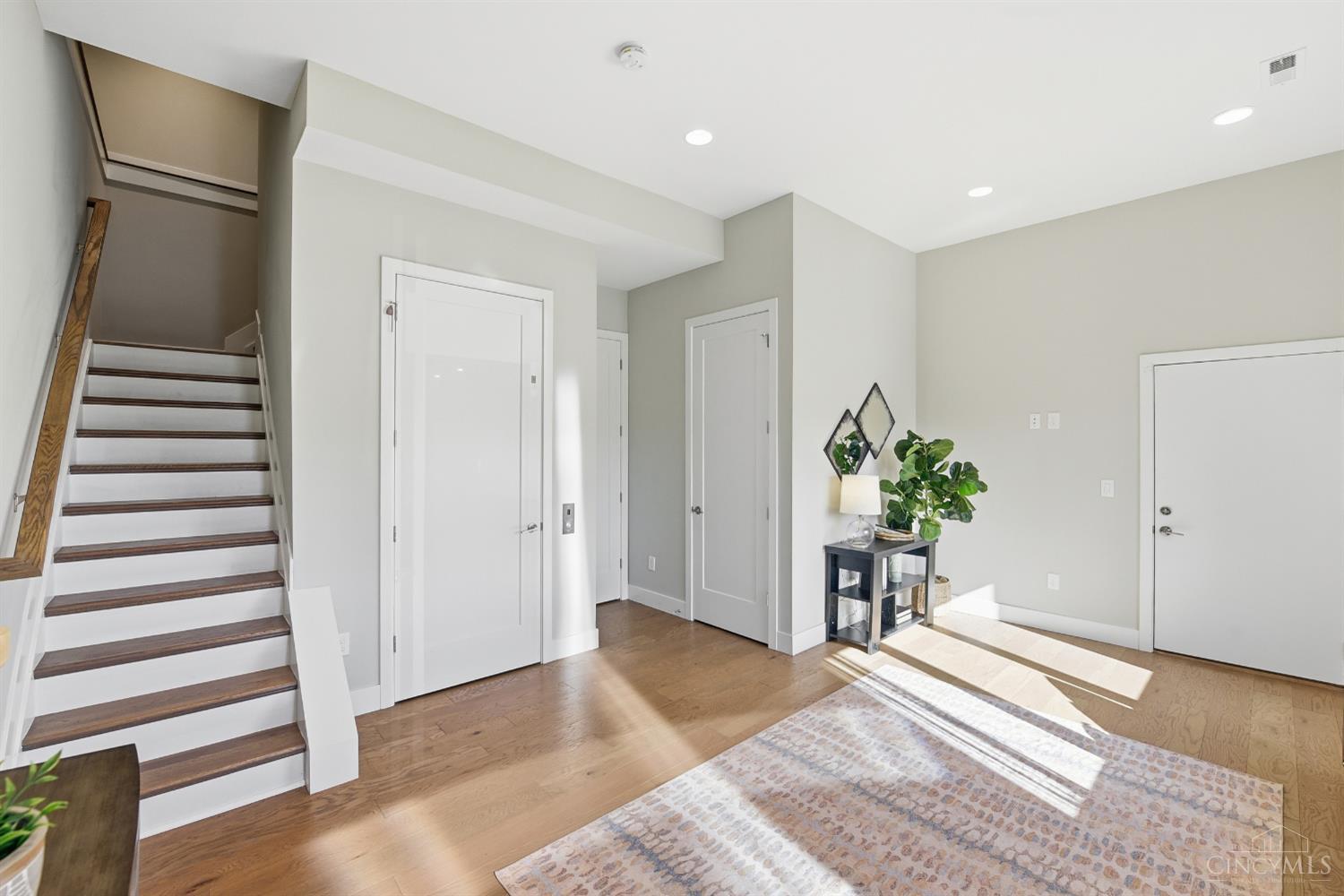 2636 Riverside Drive