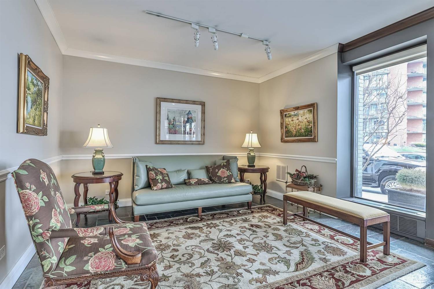 Photo 4 of 27 of 2401 Ingleside Avenue 3D condo