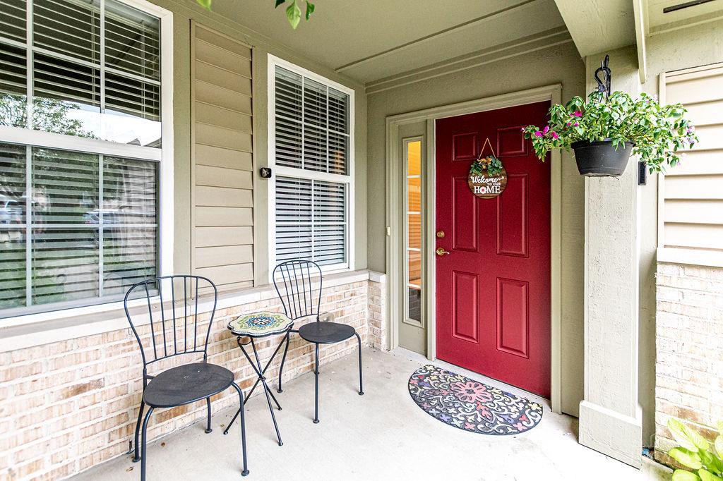 4379 English Oak Court