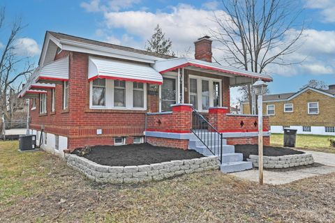 Photo of 1933 Northcut Avenue, Cincinnati, OH 45237 (MLS # 1868398)