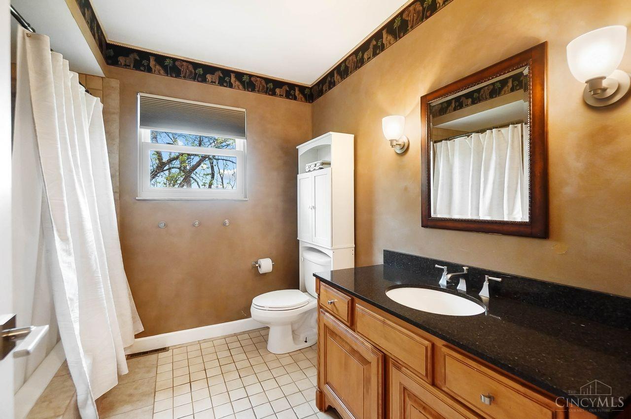 10625 Thistlewood Court, Montgomery, Ohio image 34