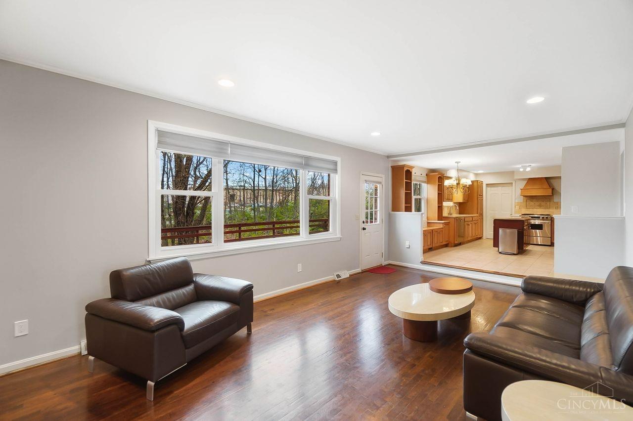 10625 Thistlewood Court, Montgomery, Ohio image 12