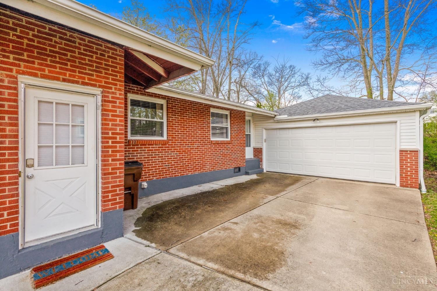 10464 Wintergreen Court, Sharonville, Ohio image 4