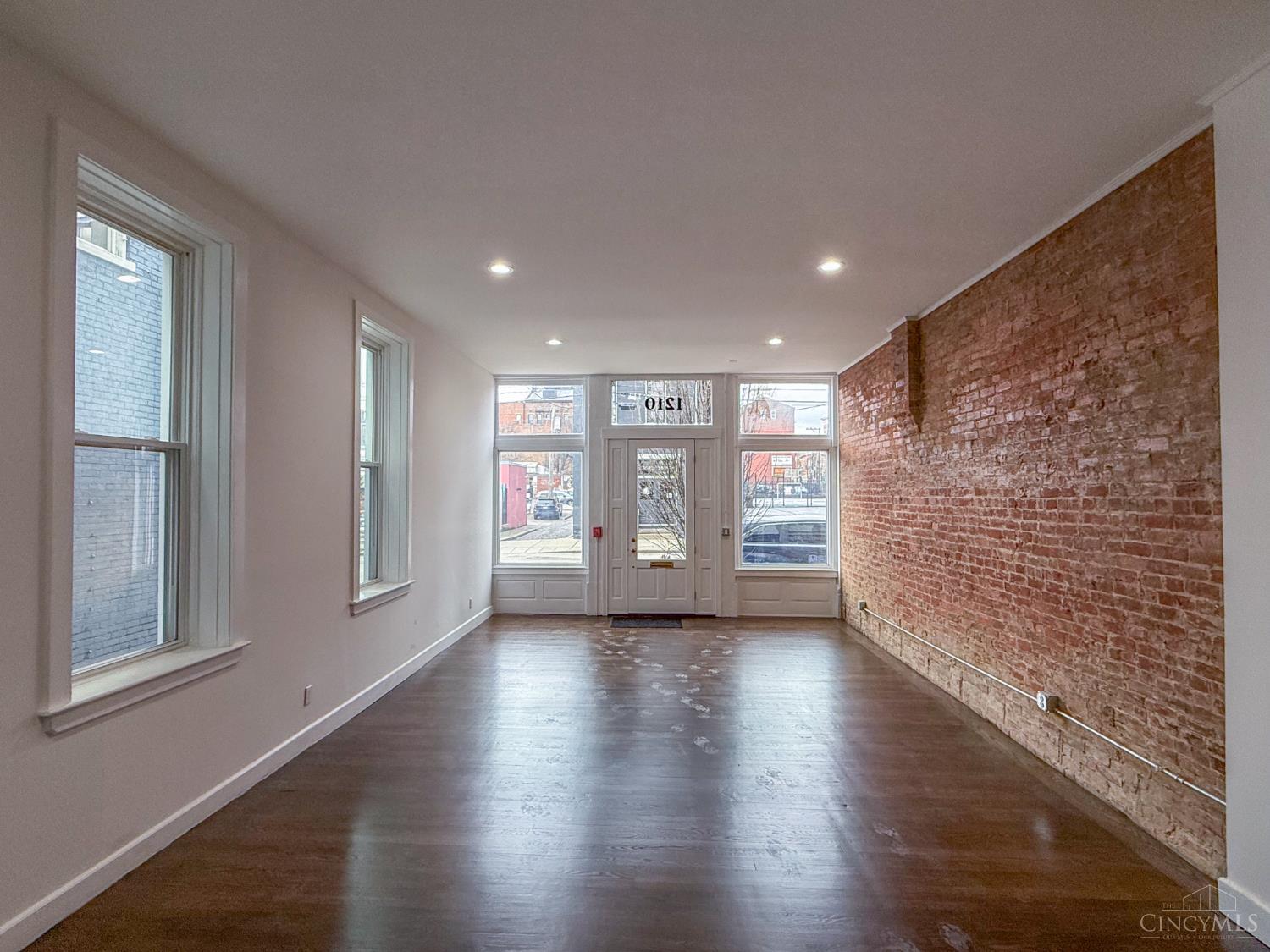 1210 Sycamore Street