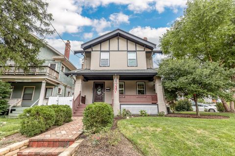 Photo of 2805 Observatory Avenue, Cincinnati, OH 45208 (MLS # 1856264)