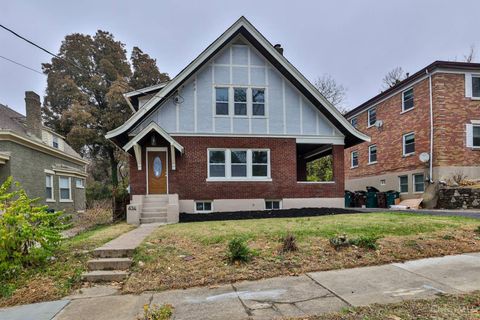 Photo of 634 Greenwood Avenue, Cincinnati, OH 45229 (MLS # 1862894)