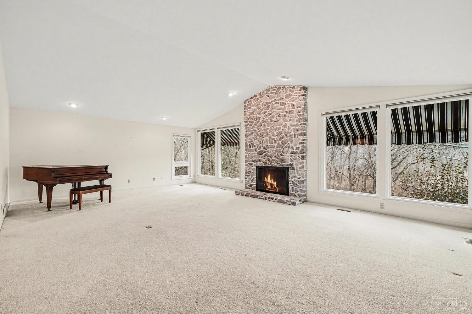 9975 Lees Creek Road