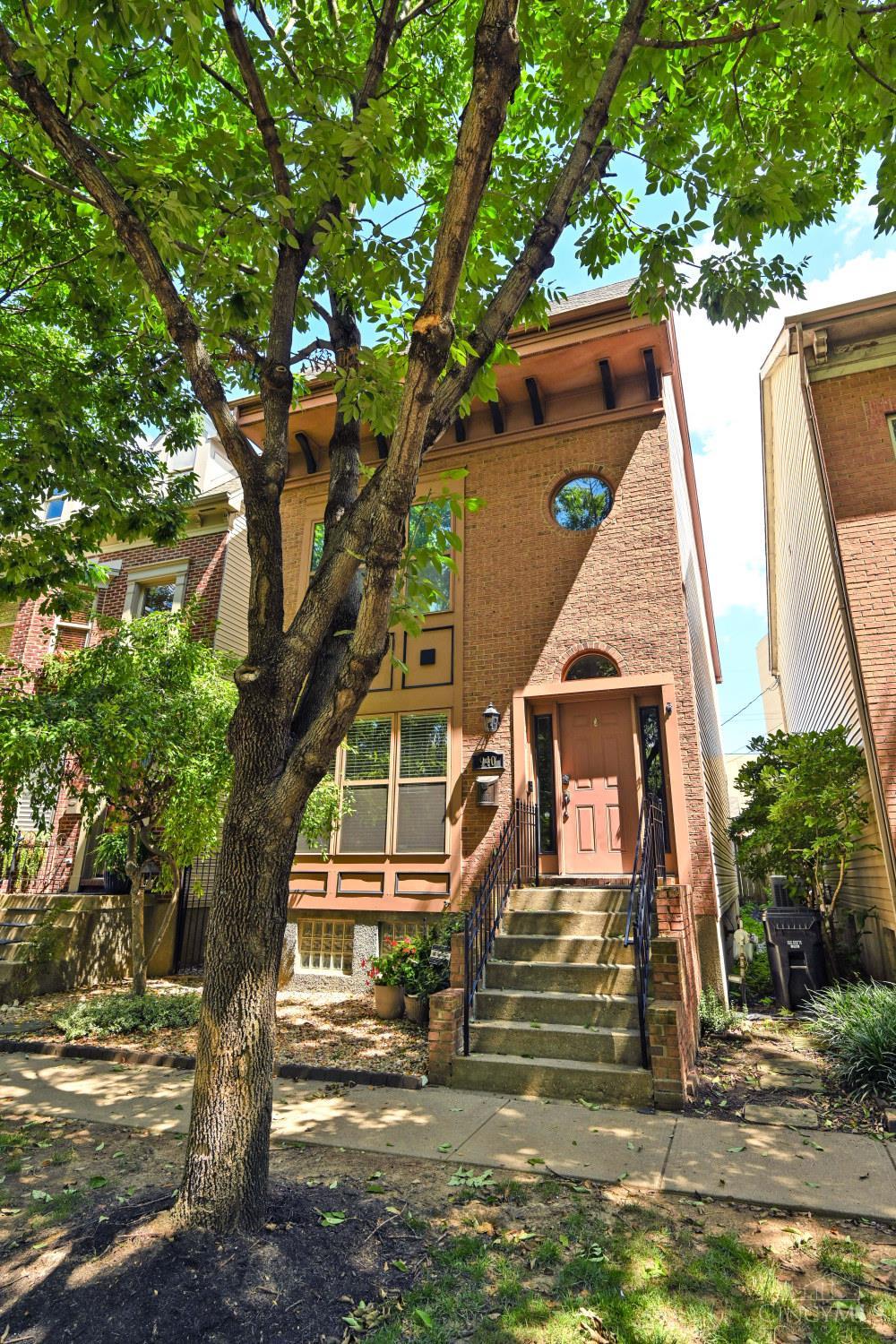 940 Weninger Circle