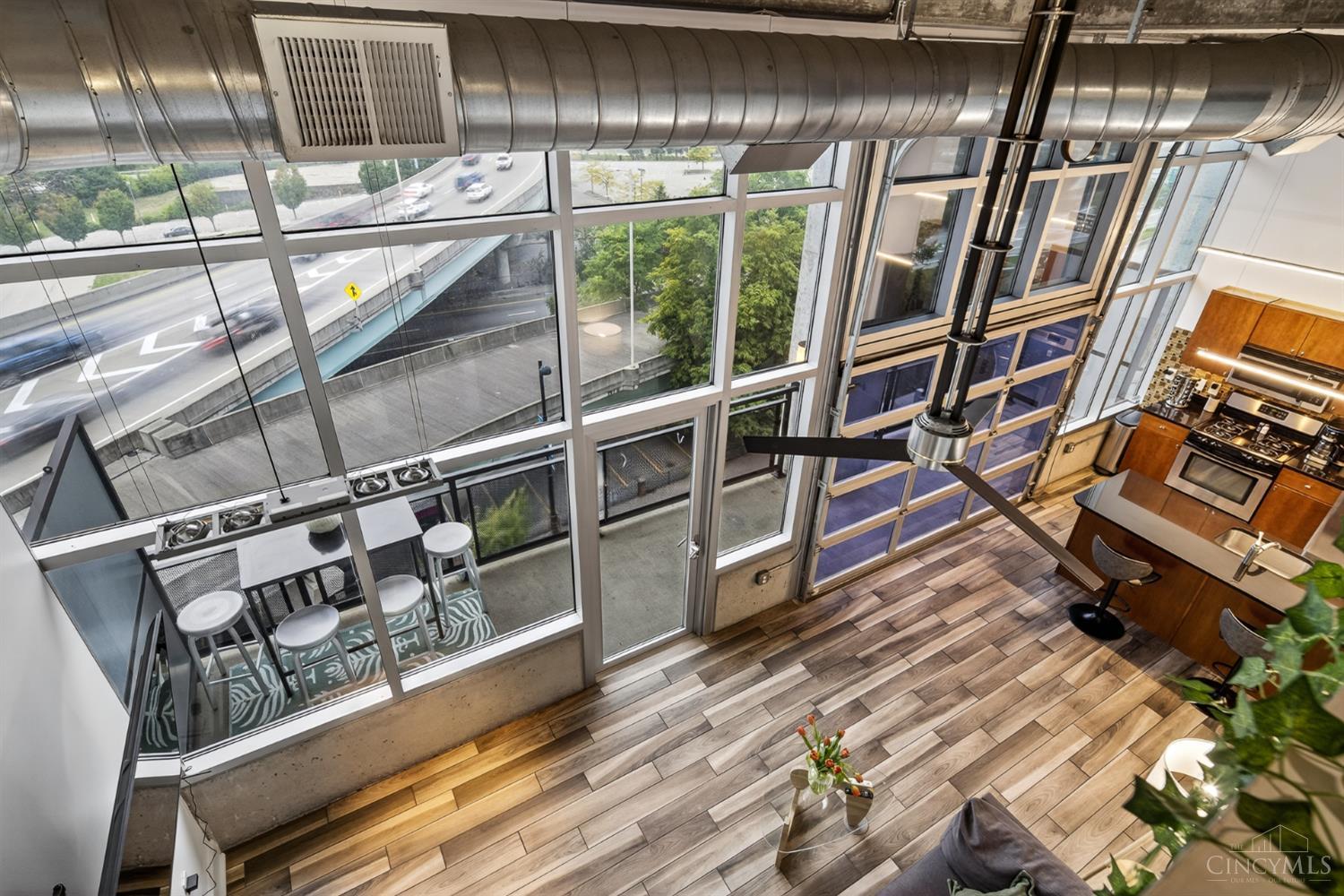 353 W Fourth Street 506