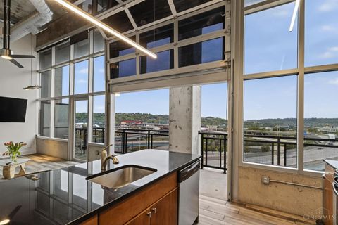 Photo of 353 W Fourth Street #506, Cincinnati, OH 45202 (MLS # 1864872)