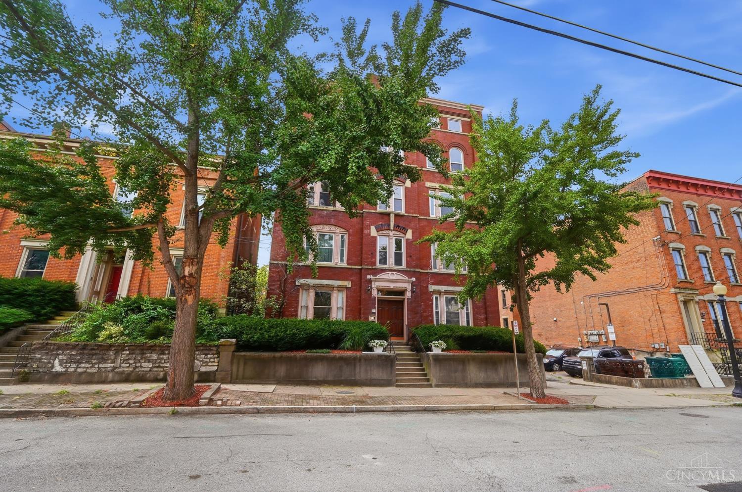 427 Hopkins Street 8