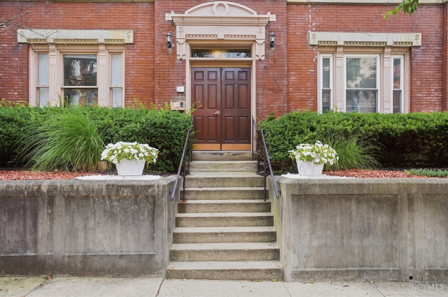 427 Hopkins Street 8