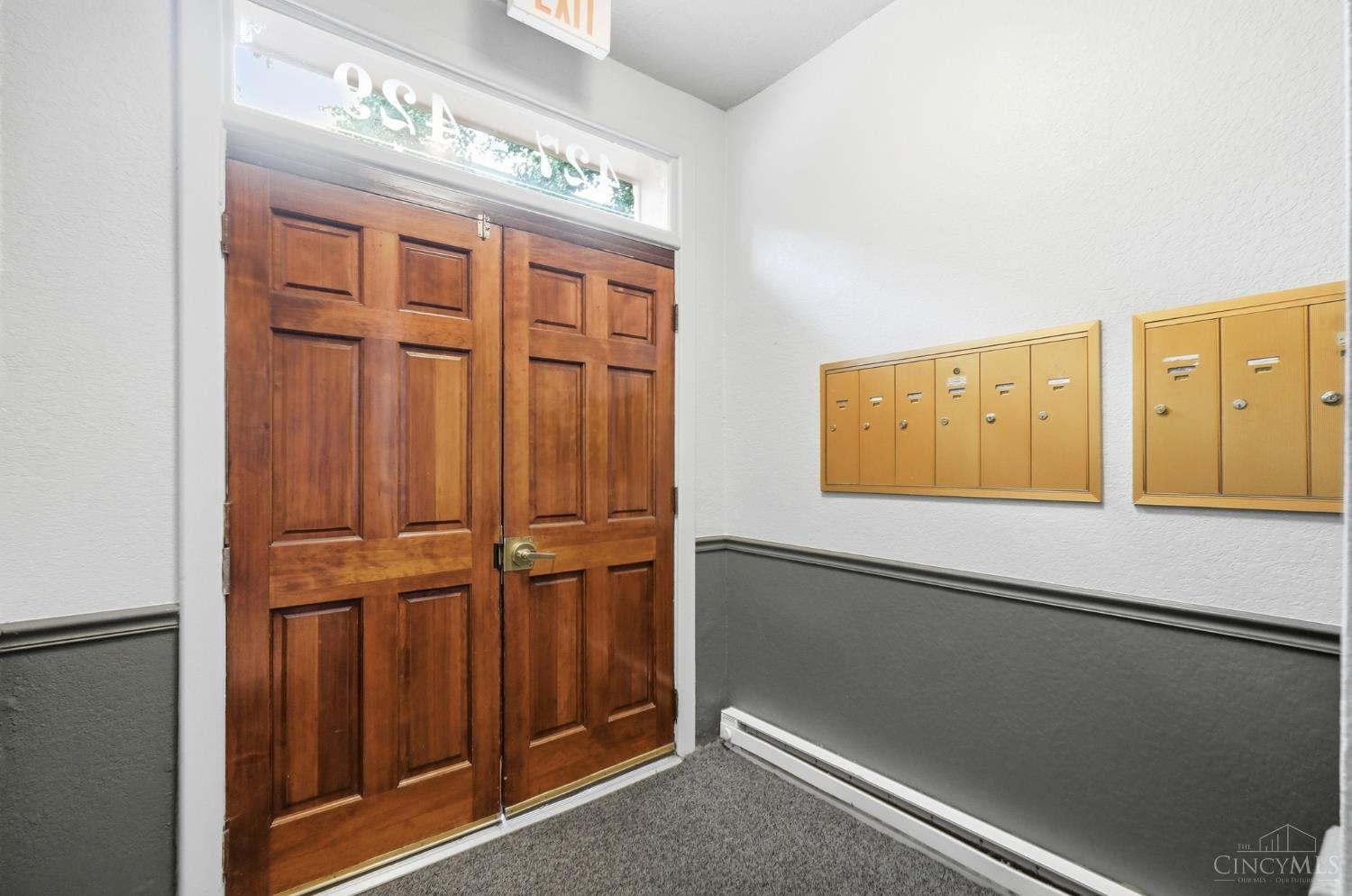 427 Hopkins Street 8