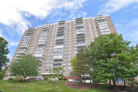 Photo of 2444 Madison Road #202A, Cincinnati, OH 45208 (MLS # 1875194)