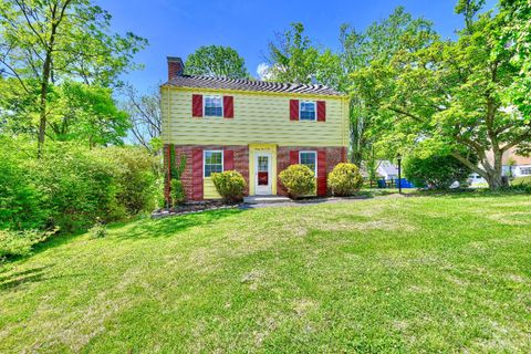 Photo of 3401 Ferncroft Drive, Cincinnati, OH 45211 (MLS # 1876429)