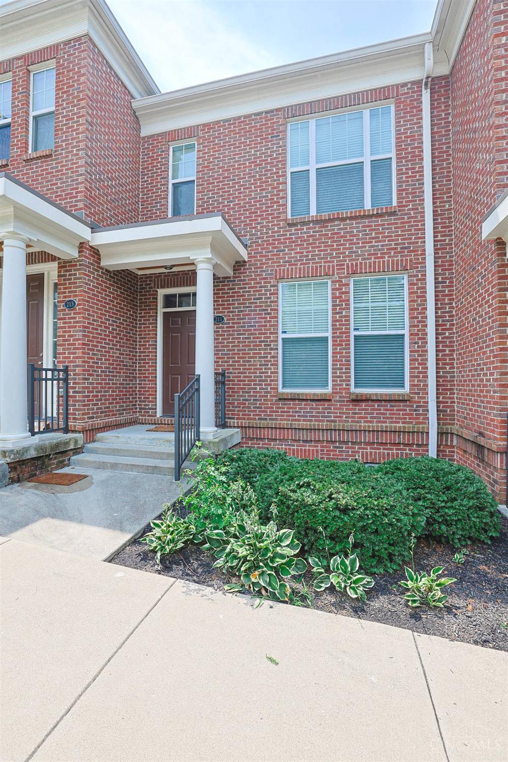 211 E Rochelle Street