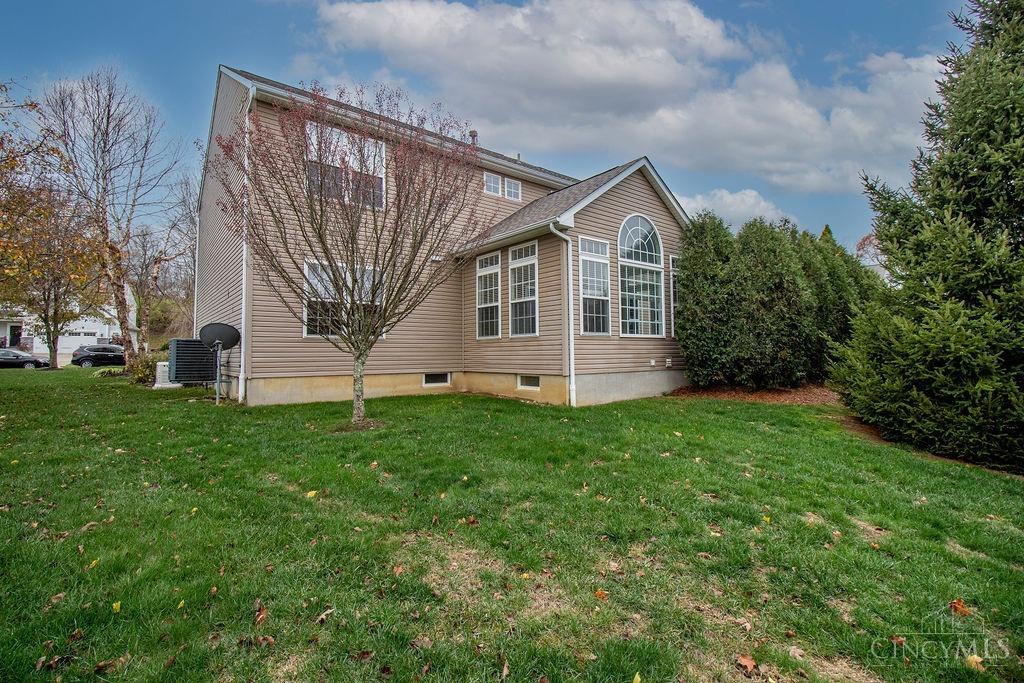 5108 Oakmont Drive, Goshen Twp, Ohio image 6