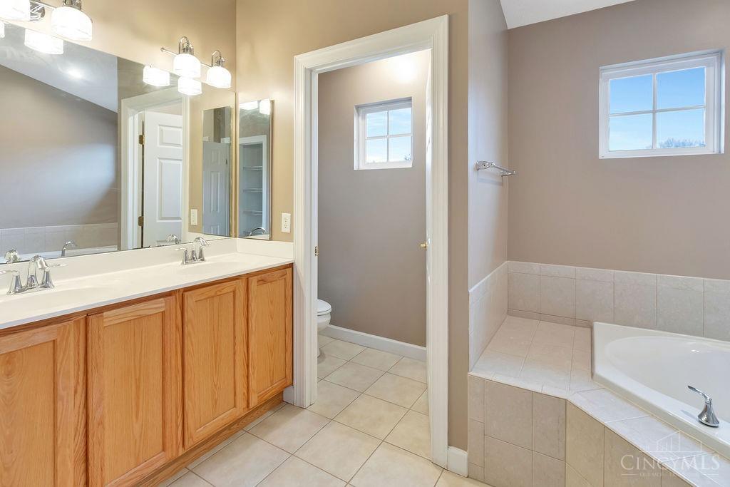 5108 Oakmont Drive, Goshen Twp, Ohio image 37