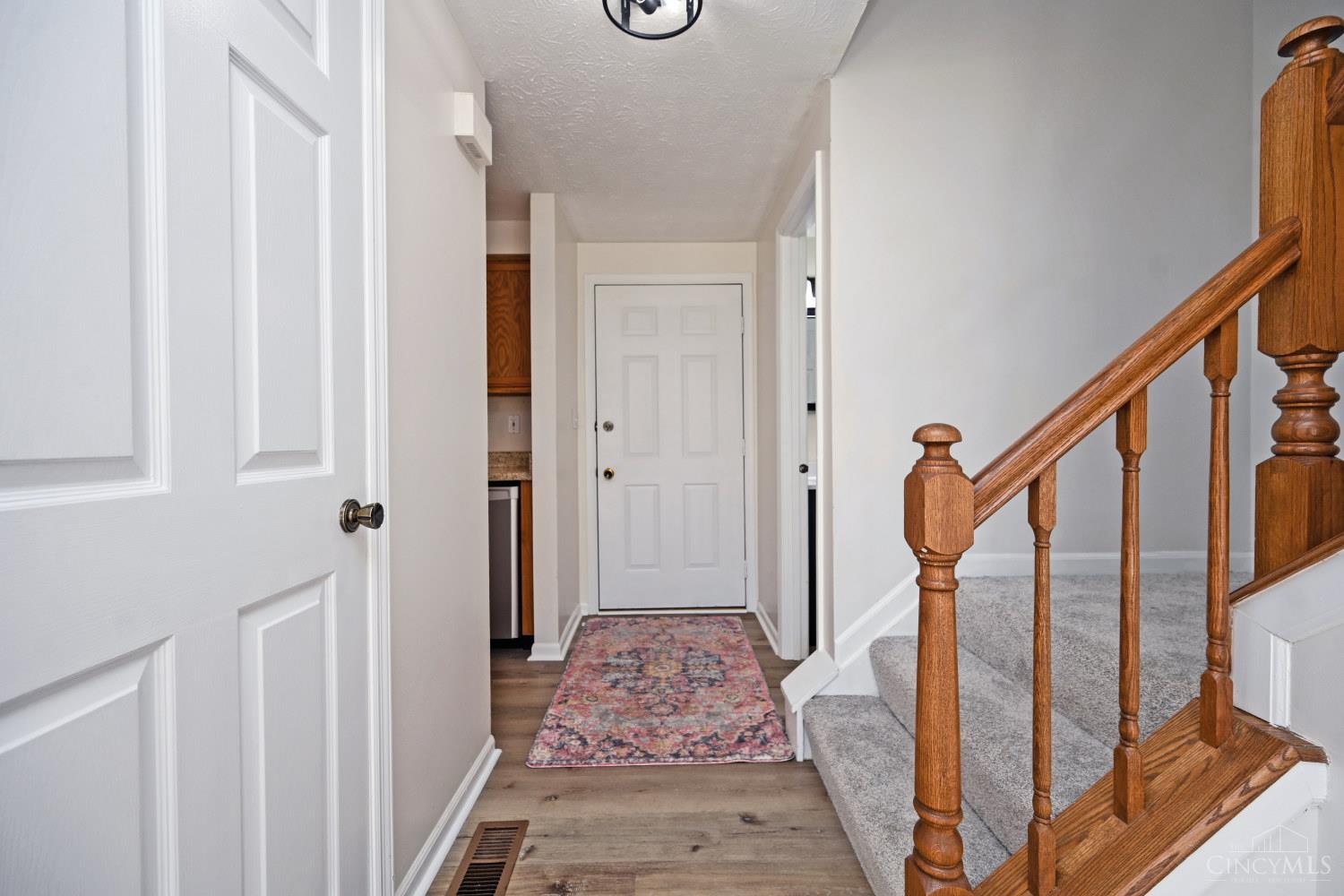 1055 Stratford Court 33