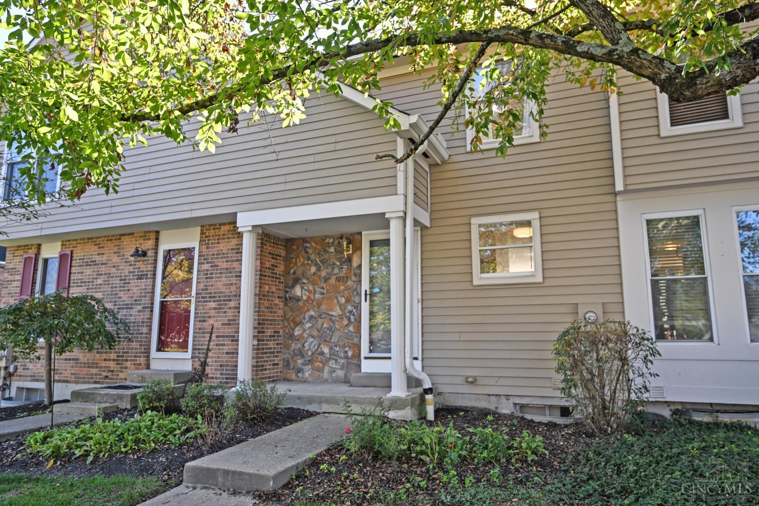 1055 Stratford Court 33