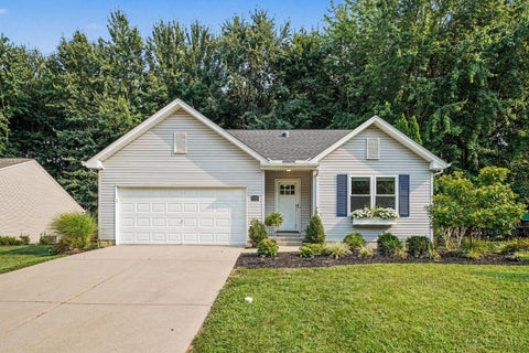 Photo of 1519 Thornberry Road, Batavia Township, OH 45102 (MLS # 1890049)