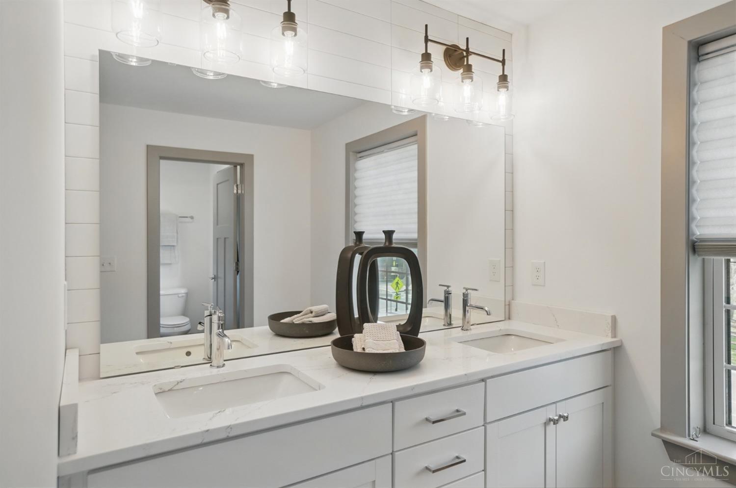 9324 Old Plainfield Road, Blue Ash, Ohio image 37