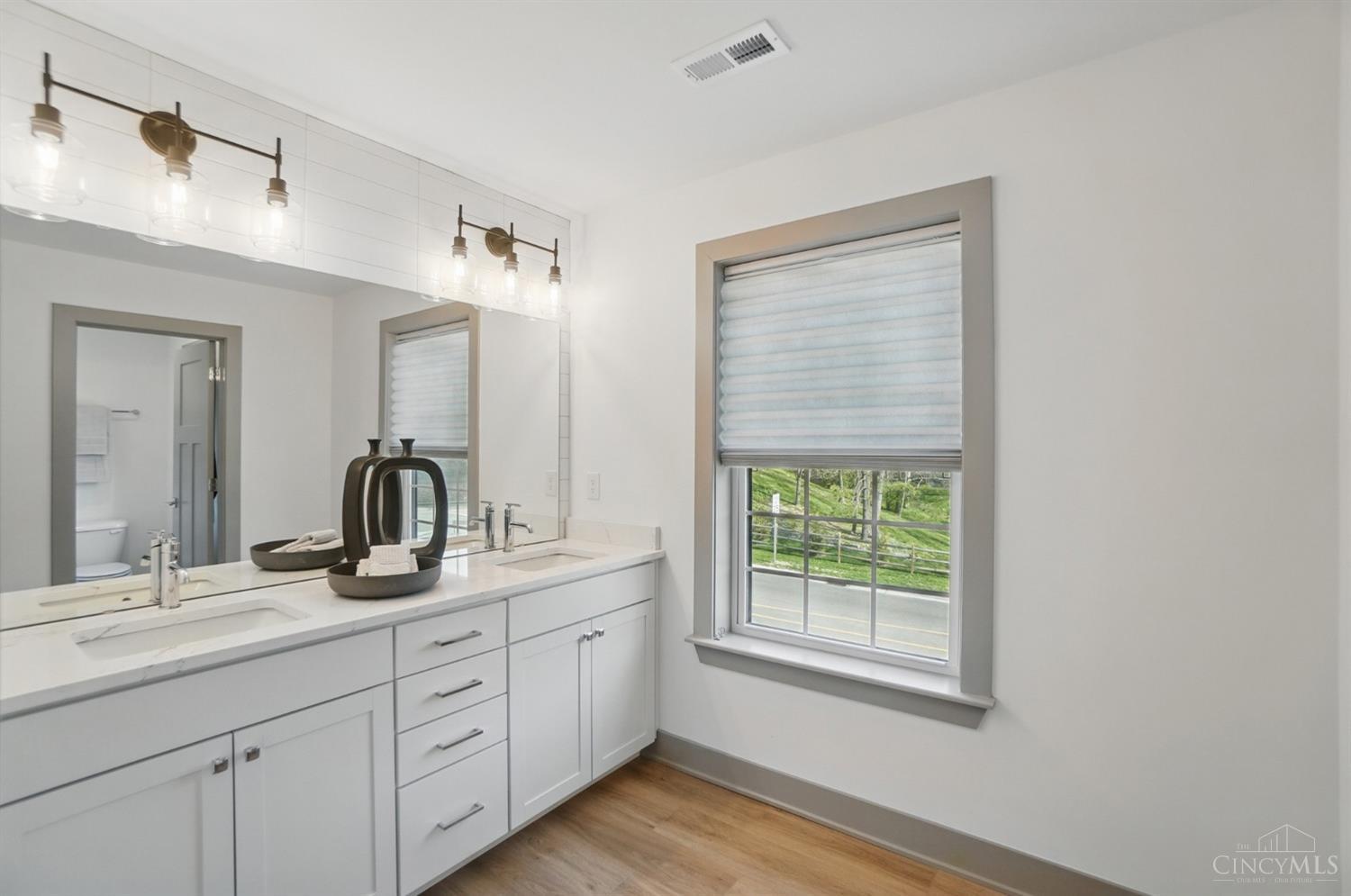 9324 Old Plainfield Road, Blue Ash, Ohio image 36