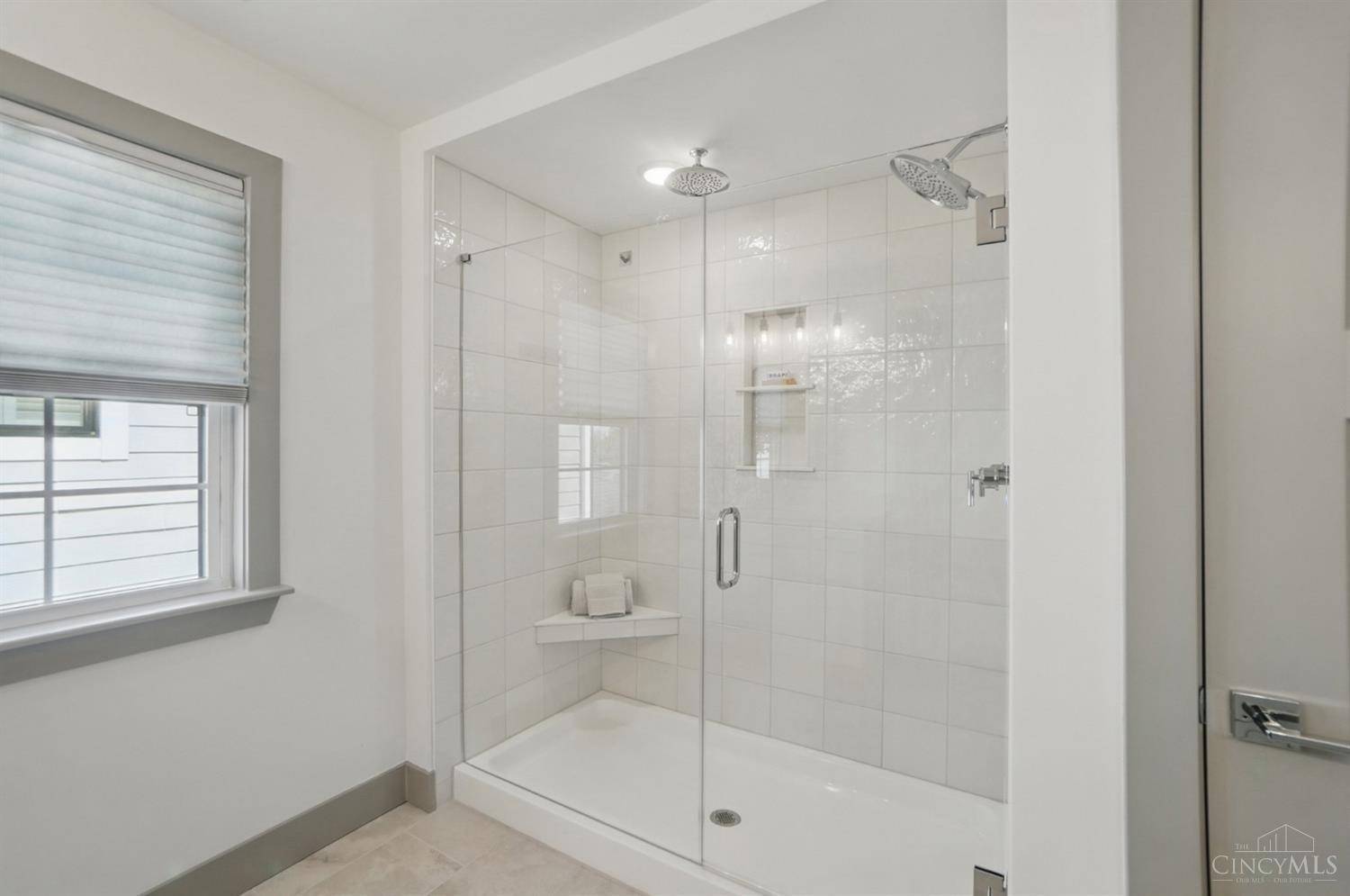 9324 Old Plainfield Road, Blue Ash, Ohio image 32