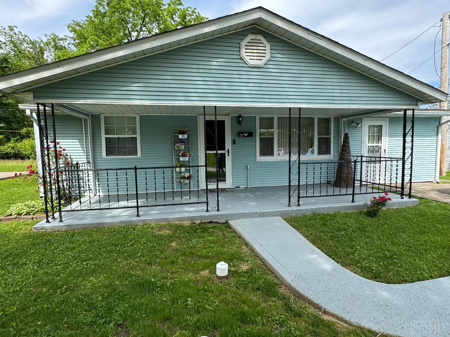 209 N Orchard Circle, Blanchester, Ohio image 1