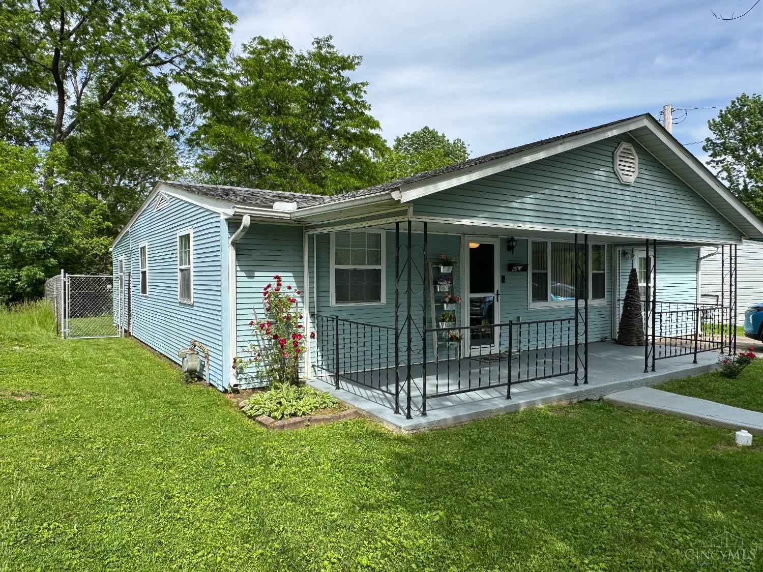 209 N Orchard Circle, Blanchester, Ohio image 2