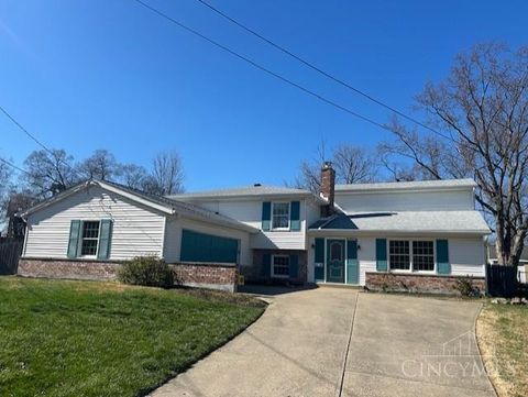 Photo of 1944 Creswell Drive, Springfield Township, OH 45240 (MLS # 1871292)