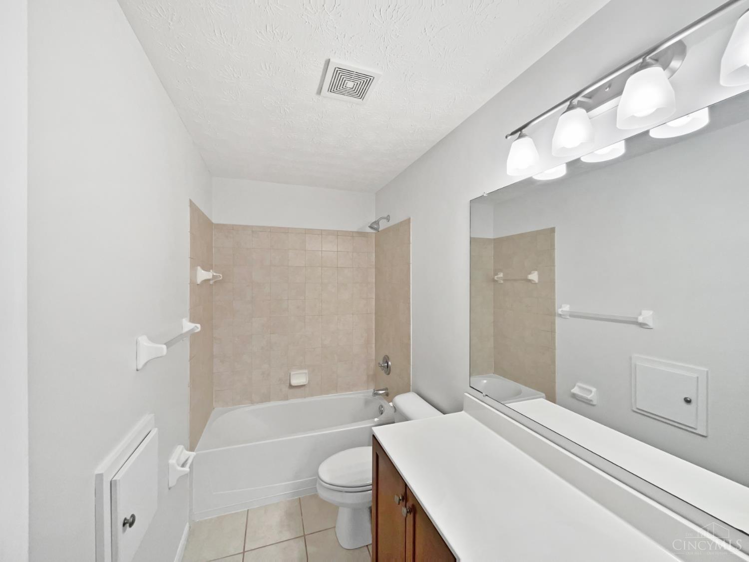 1193 Lake Meadow Court, Lebanon, Ohio image 24