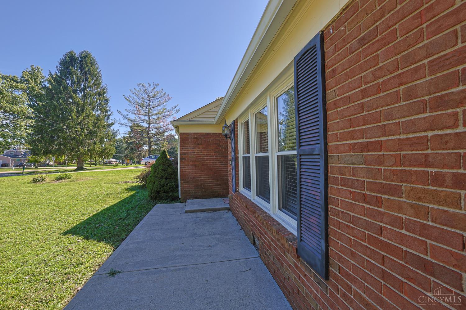 10111 Zig Zag Road