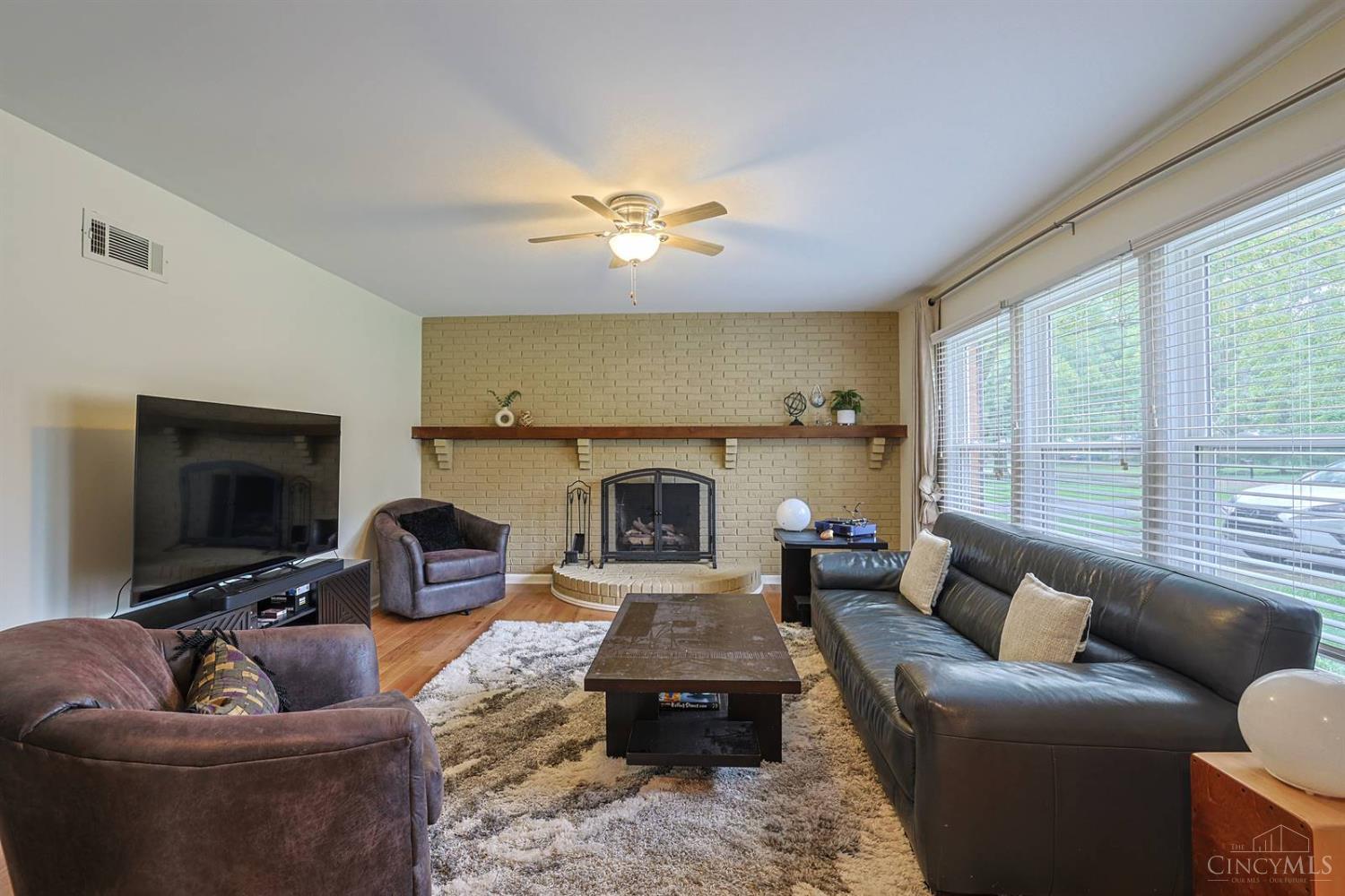 10111 Zig Zag Road