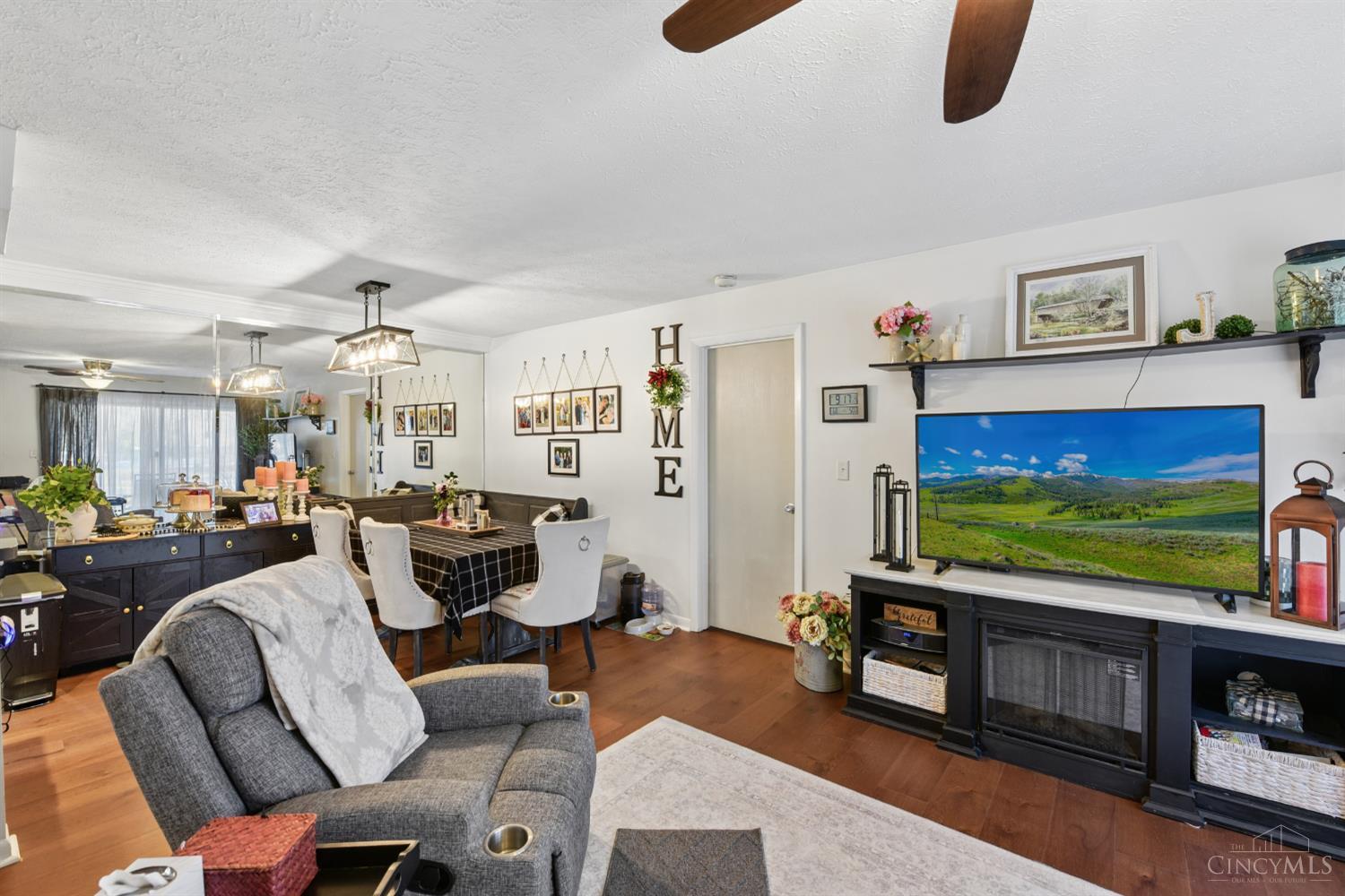 5986 Meadow Creek Drive 2