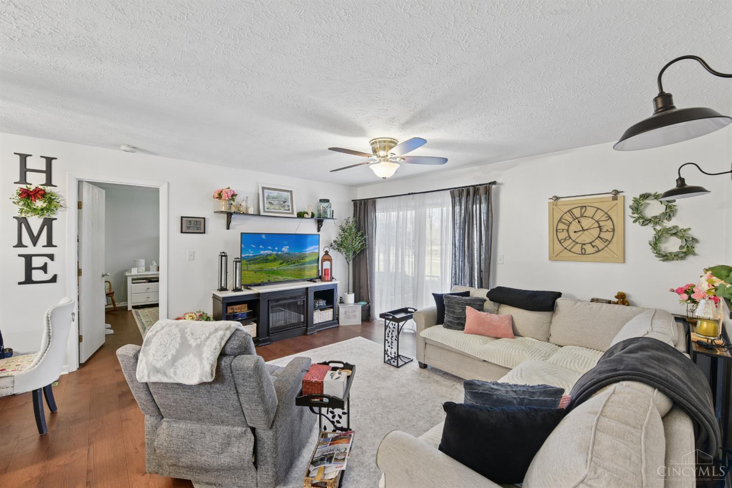 5986 Meadow Creek Drive 2