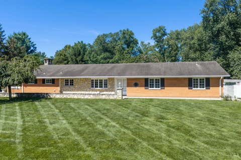 Photo of 3105 N Whitetree Circle, Amberley, OH 45236 (MLS # 1890987)
