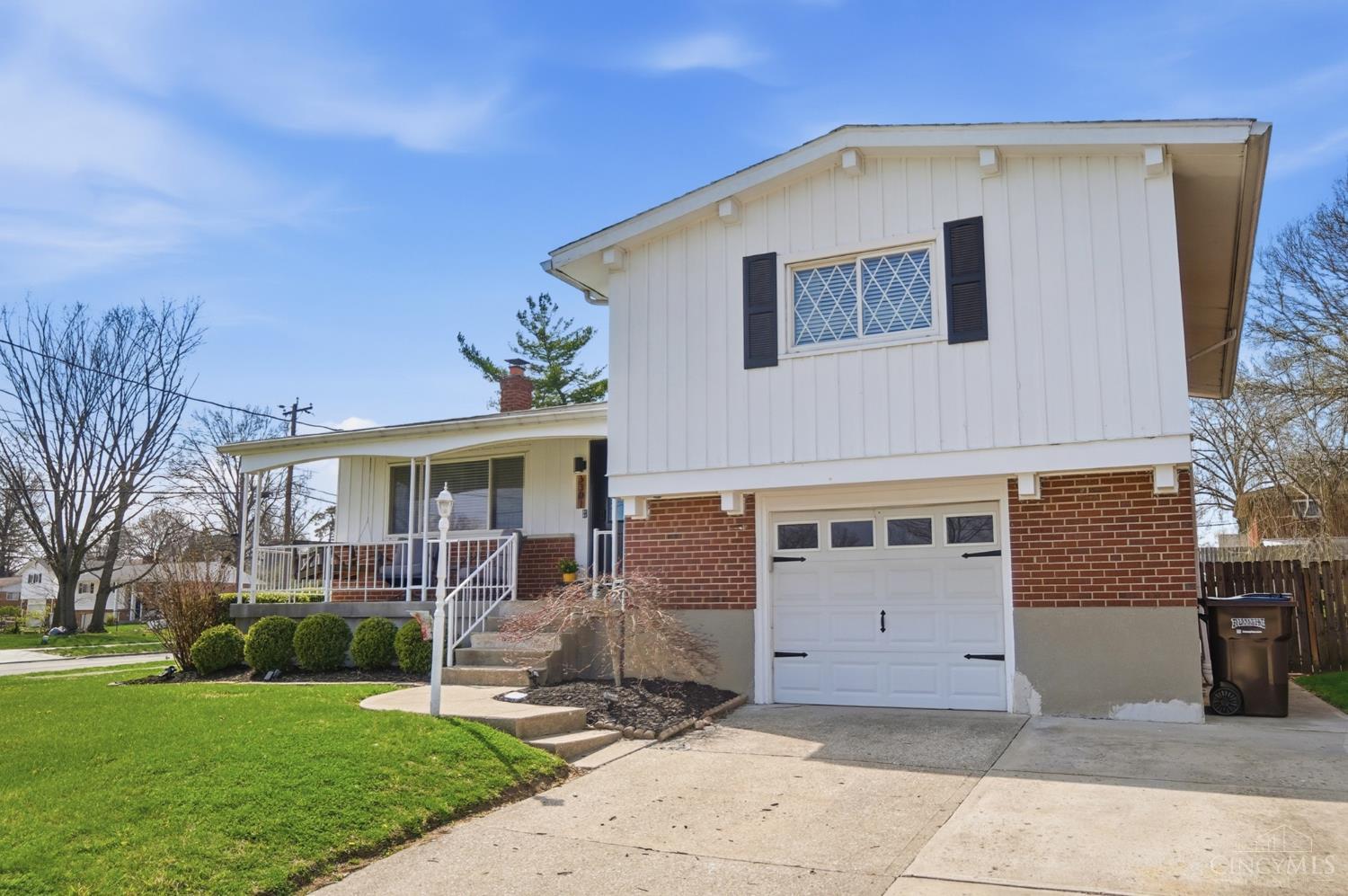 3301 Cresentview Lane