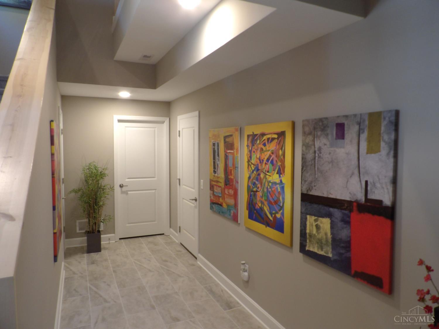 658 Hawthorne Avenue, Cincinnati, Ohio image 12
