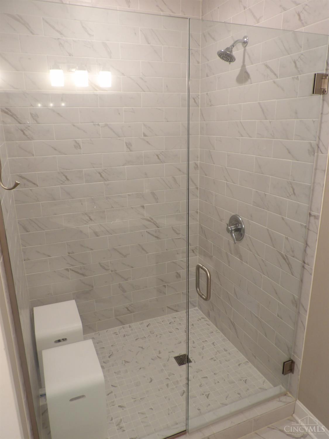 658 Hawthorne Avenue, Cincinnati, Ohio image 35
