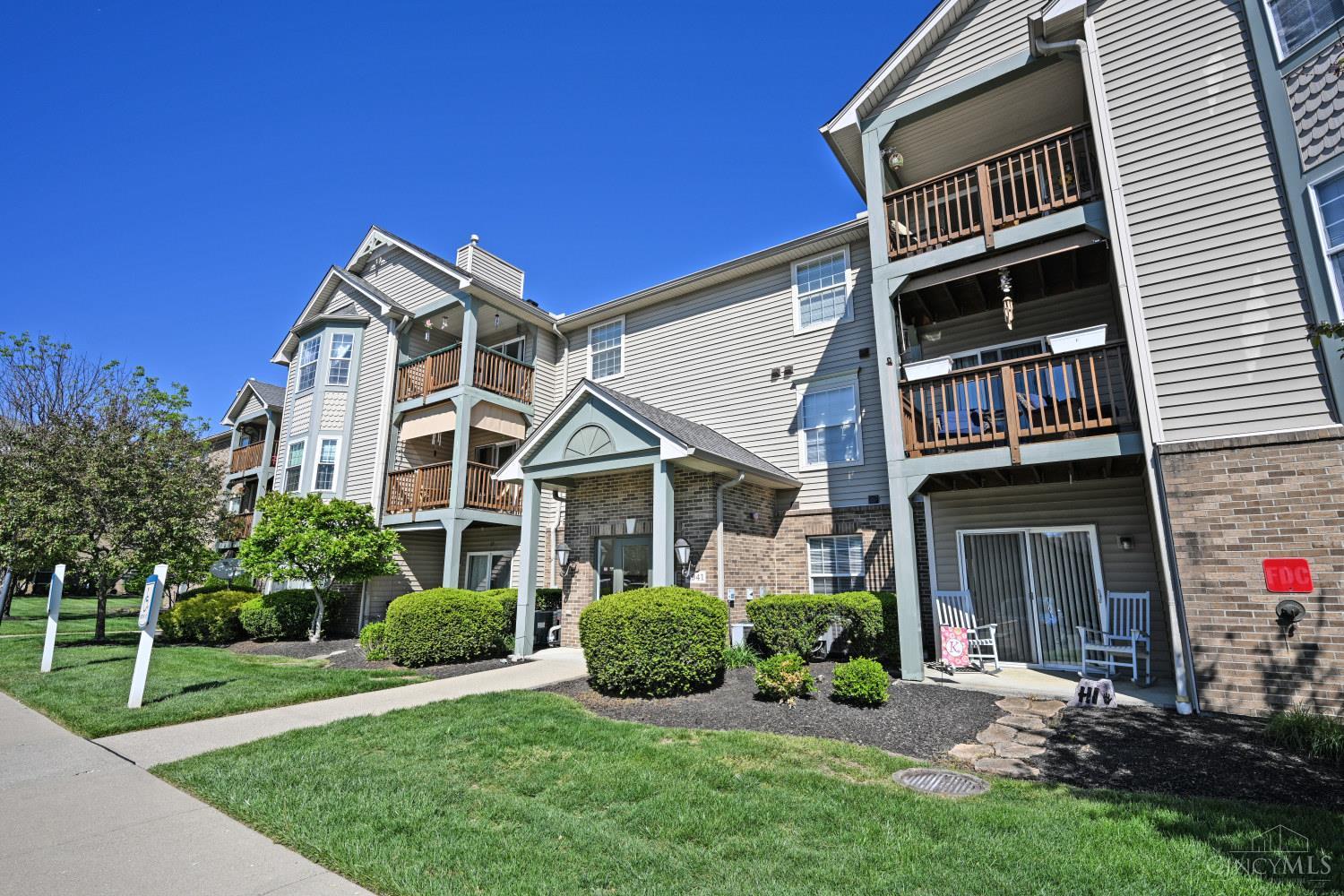 4941 N Arbor Woods Court 105