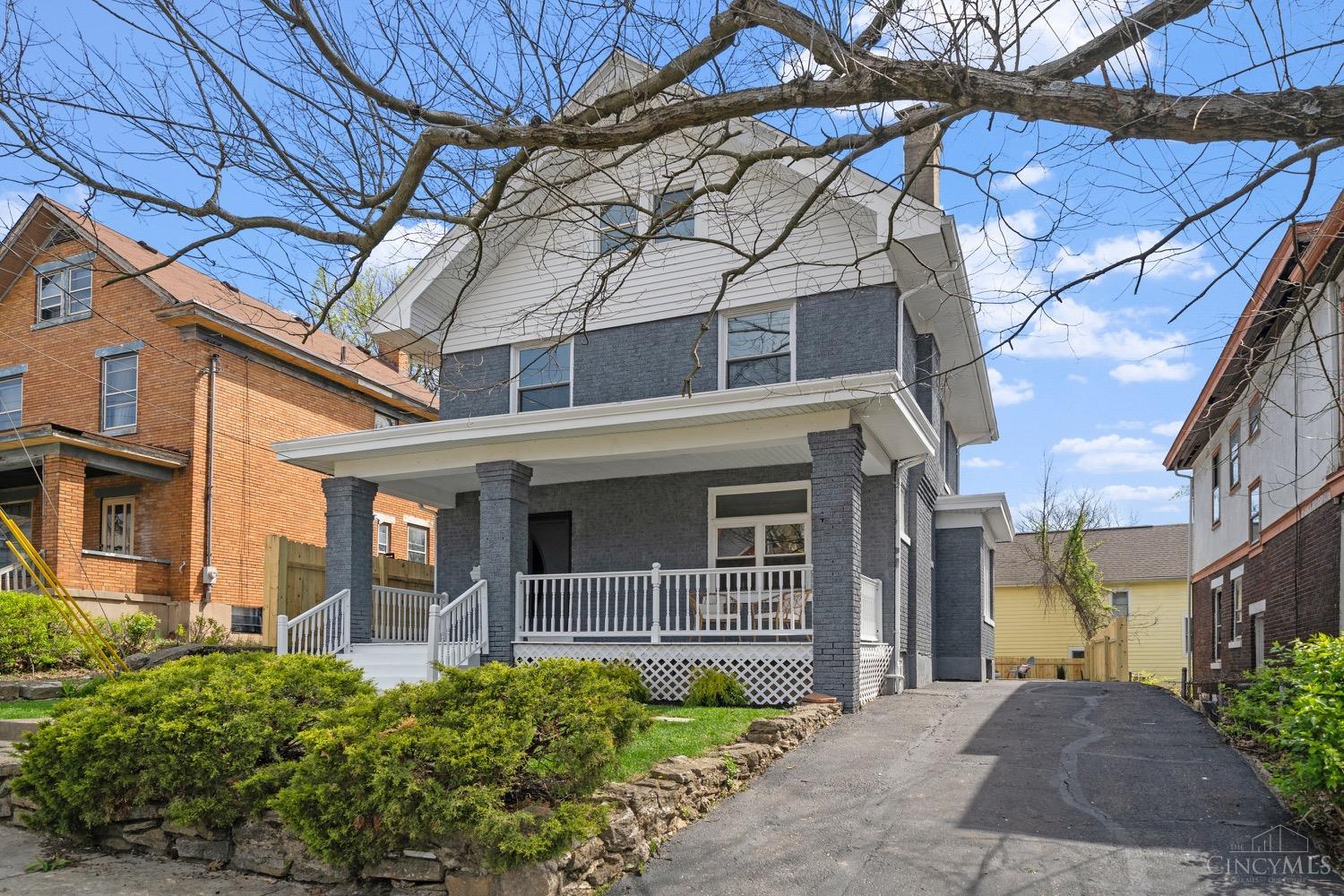 2704 Hackberry Street, Cincinnati, Ohio image 2