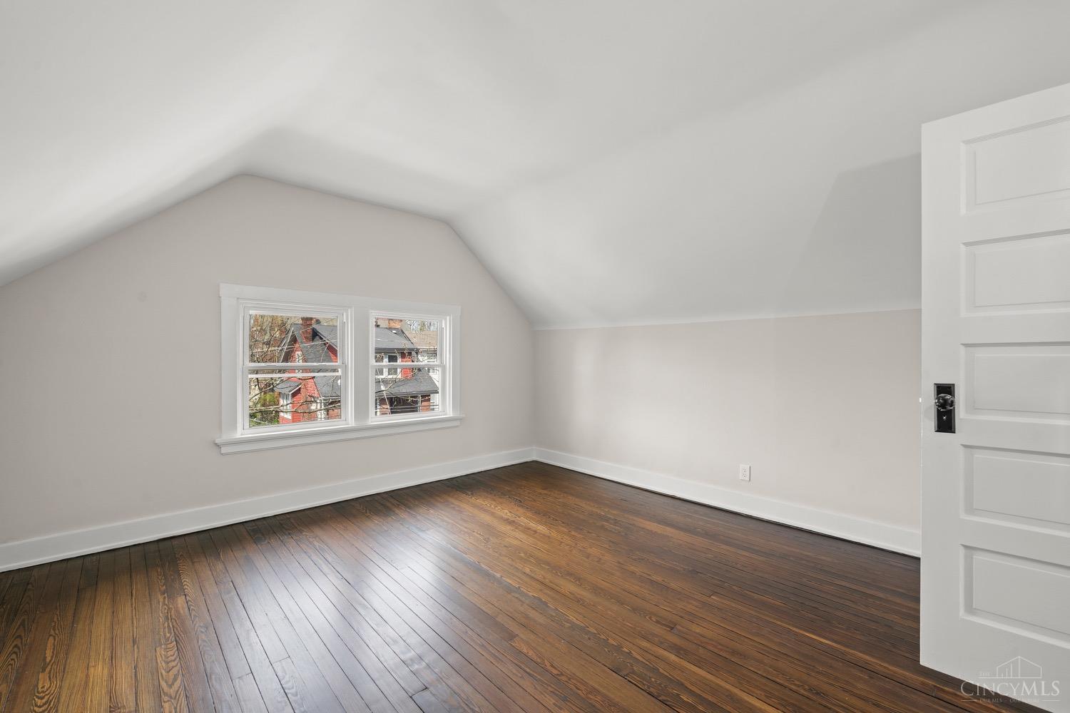 2704 Hackberry Street, Cincinnati, Ohio image 30