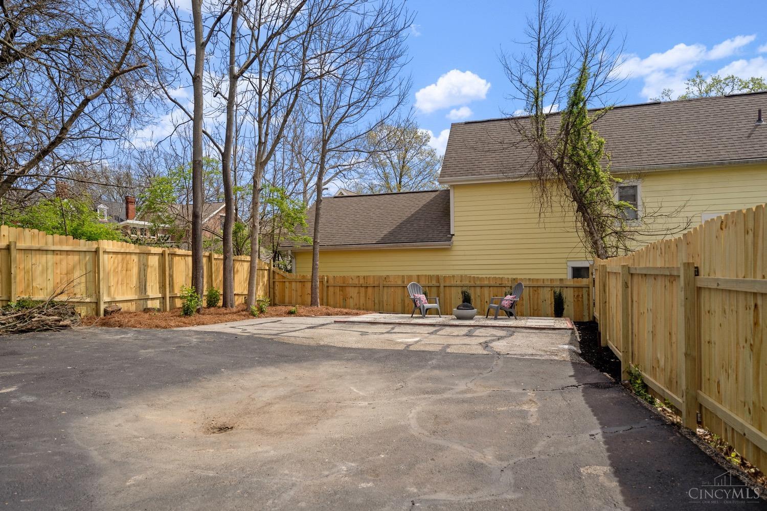 2704 Hackberry Street, Cincinnati, Ohio image 35