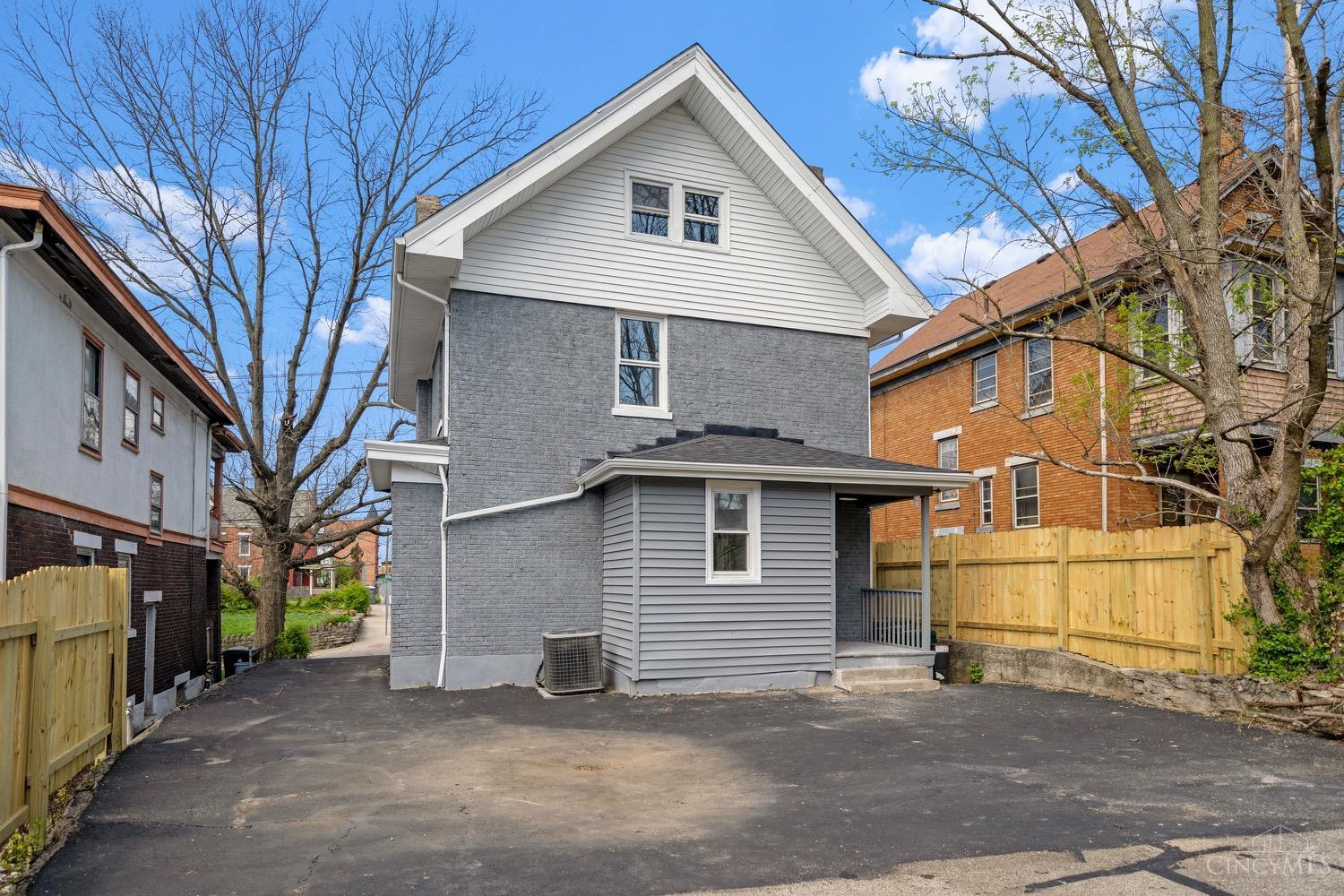 2704 Hackberry Street, Cincinnati, Ohio image 38